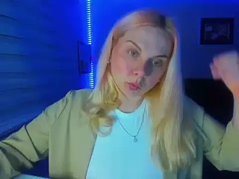 HappyIva online show from December 22, 3:37 pm