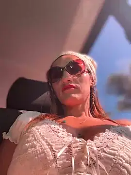 Samantha bigboobs online show from May 22, 2:15 pm