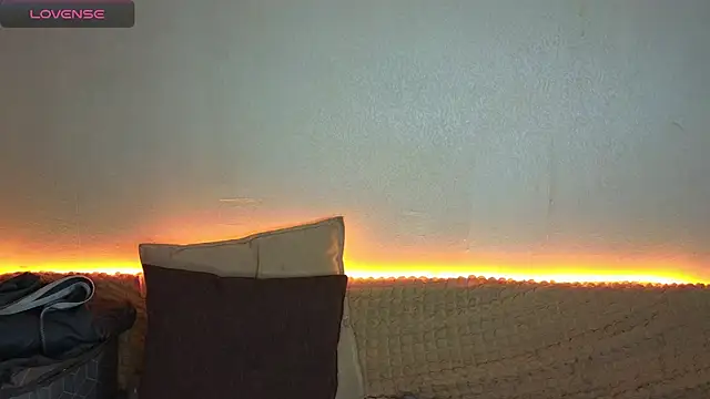 emilytrays online show from November 1, 8:29 am