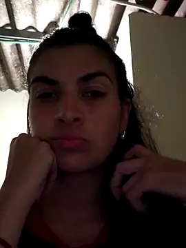 blue and whithe online show from April 3, 12:41 am