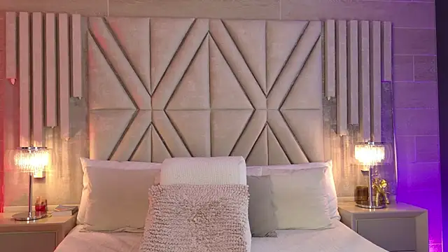 MilaRux online show from January 7, 6:44 pm