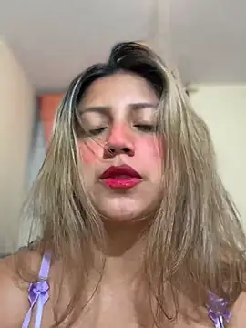 AdriiluXe online show from April 2, 4:21 am