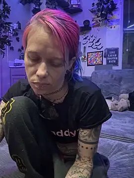 trashbrat online show from May 8, 1:42 am