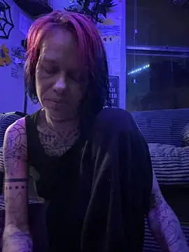 trashbrat online show from May 21, 5:16 am