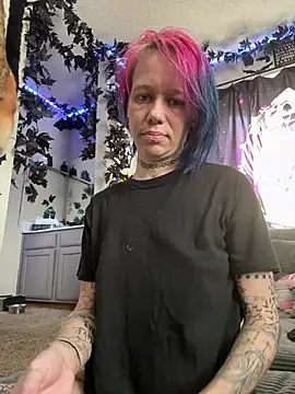 trashbrat online show from May 5, 8:23 pm
