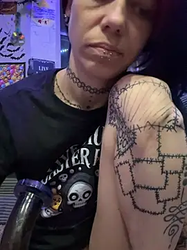 trashbrat online show from May 10, 1:51 am