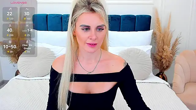 LiluDav online show from December 4, 1:24 pm