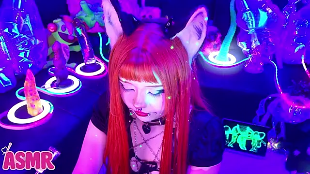 LaytonBox online show from February 4, 1:58 pm