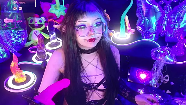 LaytonBox online show from February 20, 2:40 pm