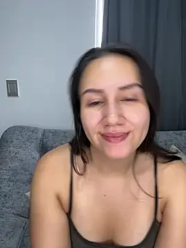 Jullya x online show from April 6, 9:05 pm