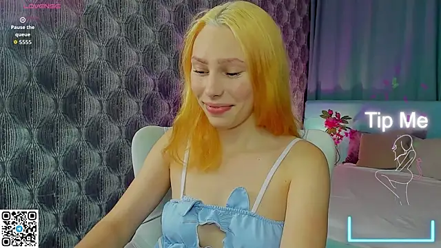 Aliceforfuun online show from October 6, 8:20 am