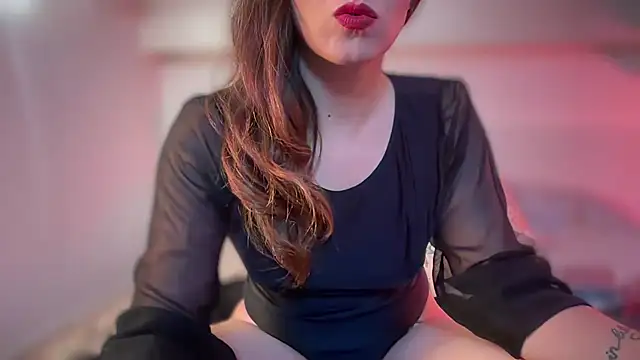 charlyroseblossom online show from May 18, 12:22 pm
