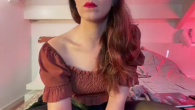 charlyroseblossom online show from May 6, 12:31 pm