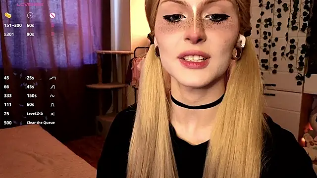 Emily  Mooree online show from October 8, 8:18 am