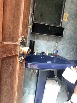 Aleska Miami online show from March 10, 2:43 pm