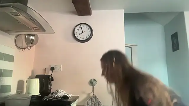 Ella-82 online show from April 28, 6:56 pm