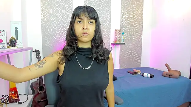 gabriela cortez online show from November 29, 1:59 pm