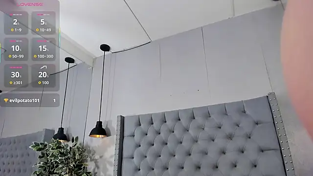 Sara conde online show from March 21, 3:55 am