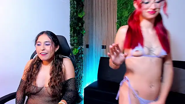 Naughty GilrW online show from April 29, 2:48 am