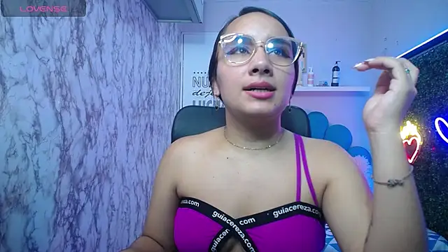 Maylin horny19 online show from May 4, 9:40 pm