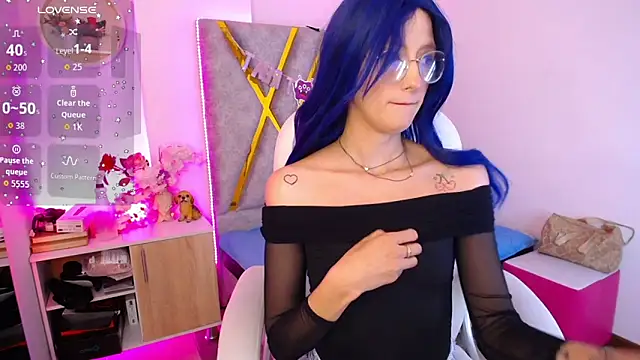 SussanHottye1  online show from December 18, 11:15 am