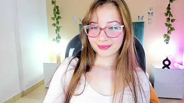 Dahlia Rousse online show from November 30, 9:24 am