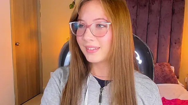 Dahlia Rousse online show from November 9, 5:09 pm