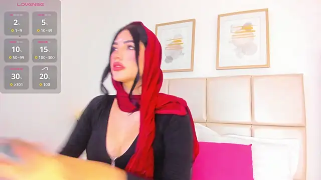 taylorsmiiith  online show from April 27, 7:55 pm