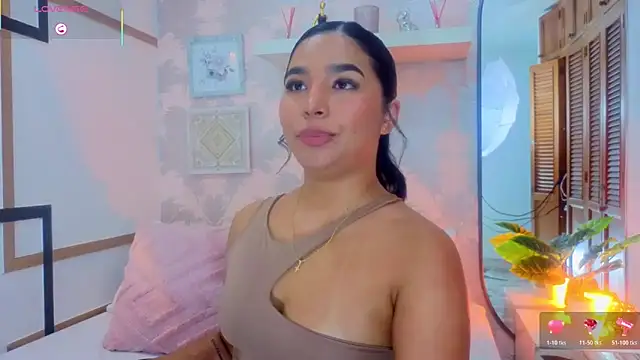 CharlotteGraay online show from May 21, 8:07 pm