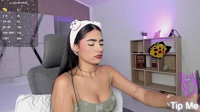 Snapshot of BellaaStorm chatting on September 22, 1:20 pm BellaaStorm online show from September 22, 1:20 pm