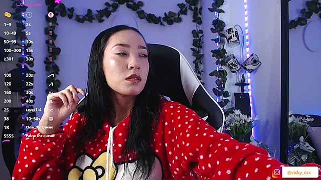 victoria ricci a online show from October 8, 4:28 am