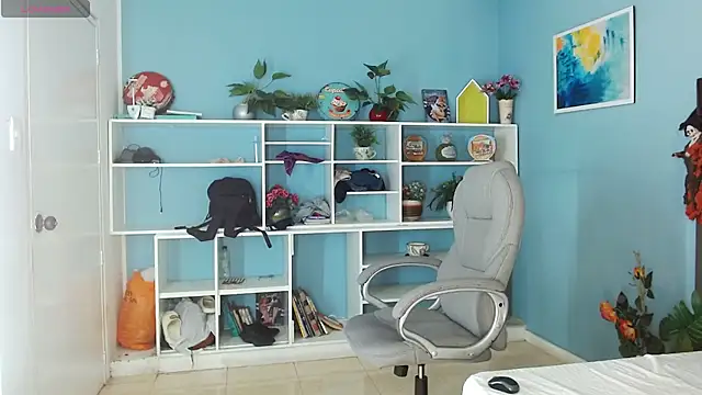 ilitzy cardona online show from November 1, 5:00 am