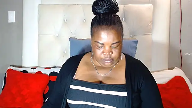 omalicha98 online show from May 26, 6:46 am