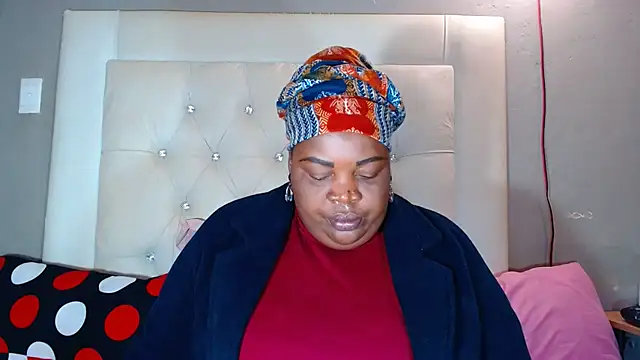 omalicha98 online show from May 7, 6:39 am