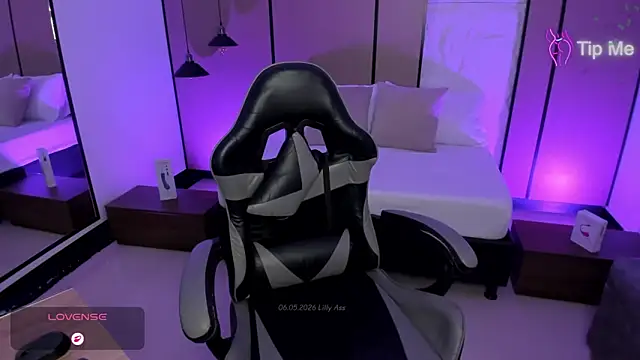 lilly ass  online show from May 6, 1:04 pm