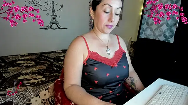 nataparis online show from May 22, 11:58 pm