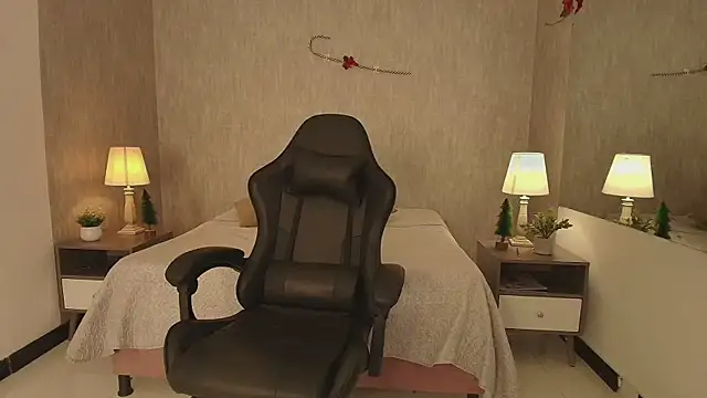 victoriapalmerfg online show from December 15, 3:45 am