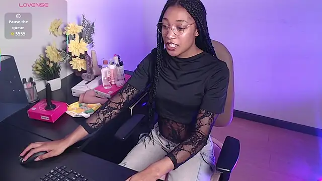 esmeralda-bk online show from May 7, 9:29 pm
