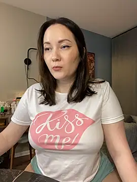 Kiss My Body online show from November 18, 4:08 pm