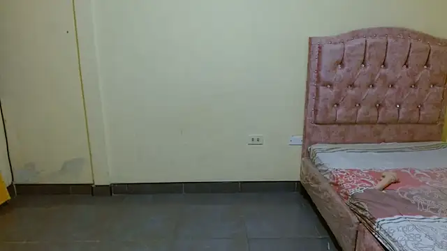 madelein m online show from November 18, 6:03 am