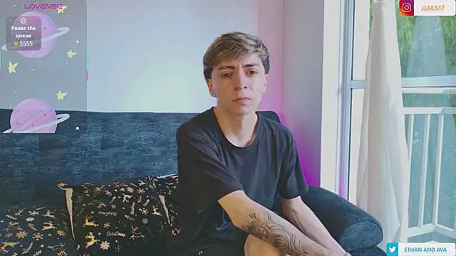 ethan and ava online show from November 26, 1:34 pm