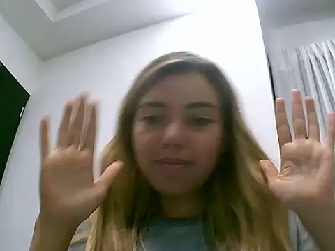 VittoriaTaylor online show from May 22, 1:14 am