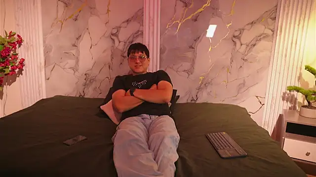 vanilla hot online show from January 8, 7:29 pm