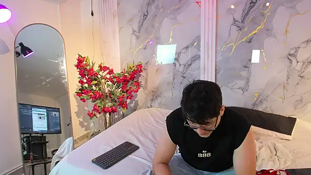 vanilla hot online show from December 3, 7:27 pm