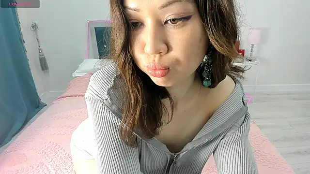 novaaskyy online show from May 5, 3:15 pm