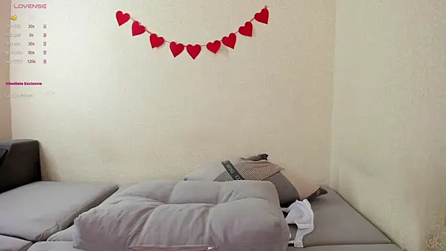 Browni Kiss online show from March 16, 5:44 am