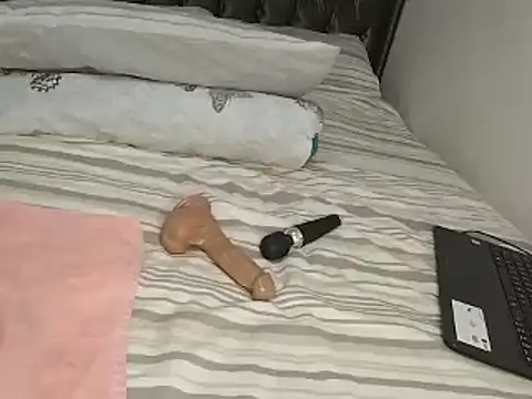 Chandy012 online show from October 14, 12:30 pm