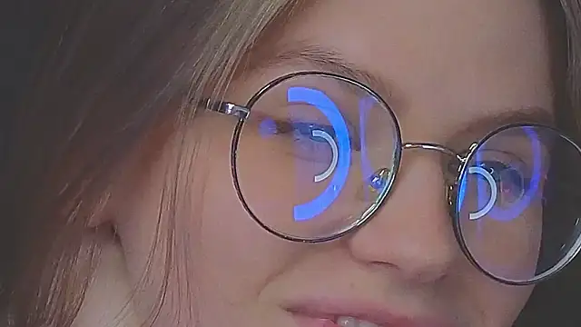  JessieVibes online show from February 4, 2:42 pm