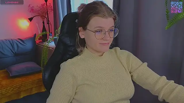  JessieVibes online show from May 7, 1:37 pm