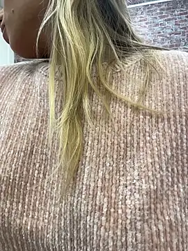 LanaSparks online show from December 20, 4:05 am